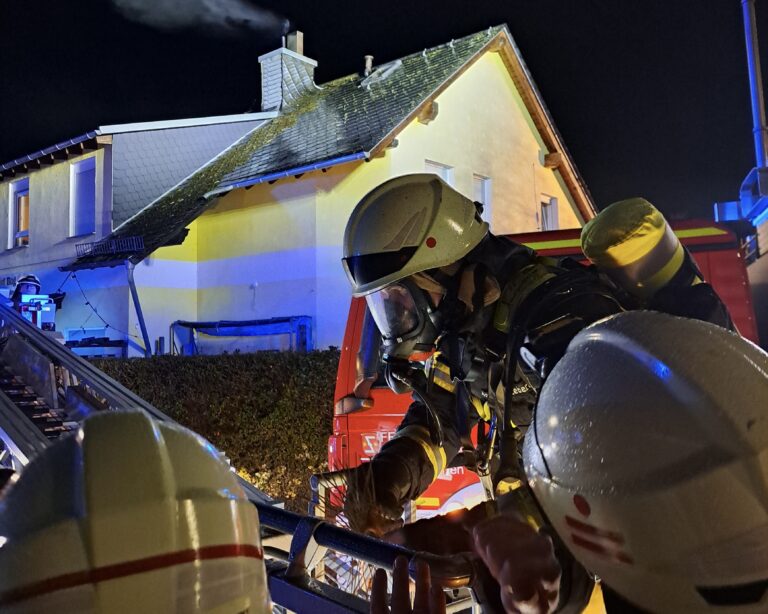 Presseinfo 04/2025 Kaminbrand Hallgarten